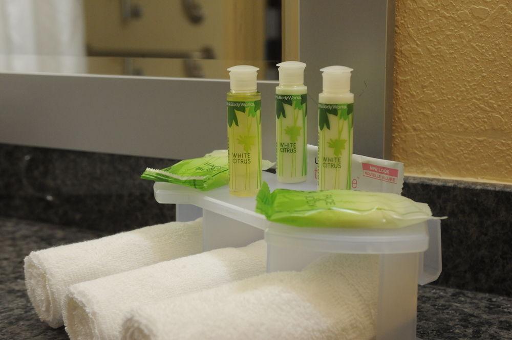 Holiday Inn Express Somerset By Ihg Exteriör bild
